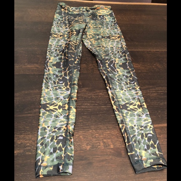 NWOT leggings  - Canadian made! - Picture 1 of 3